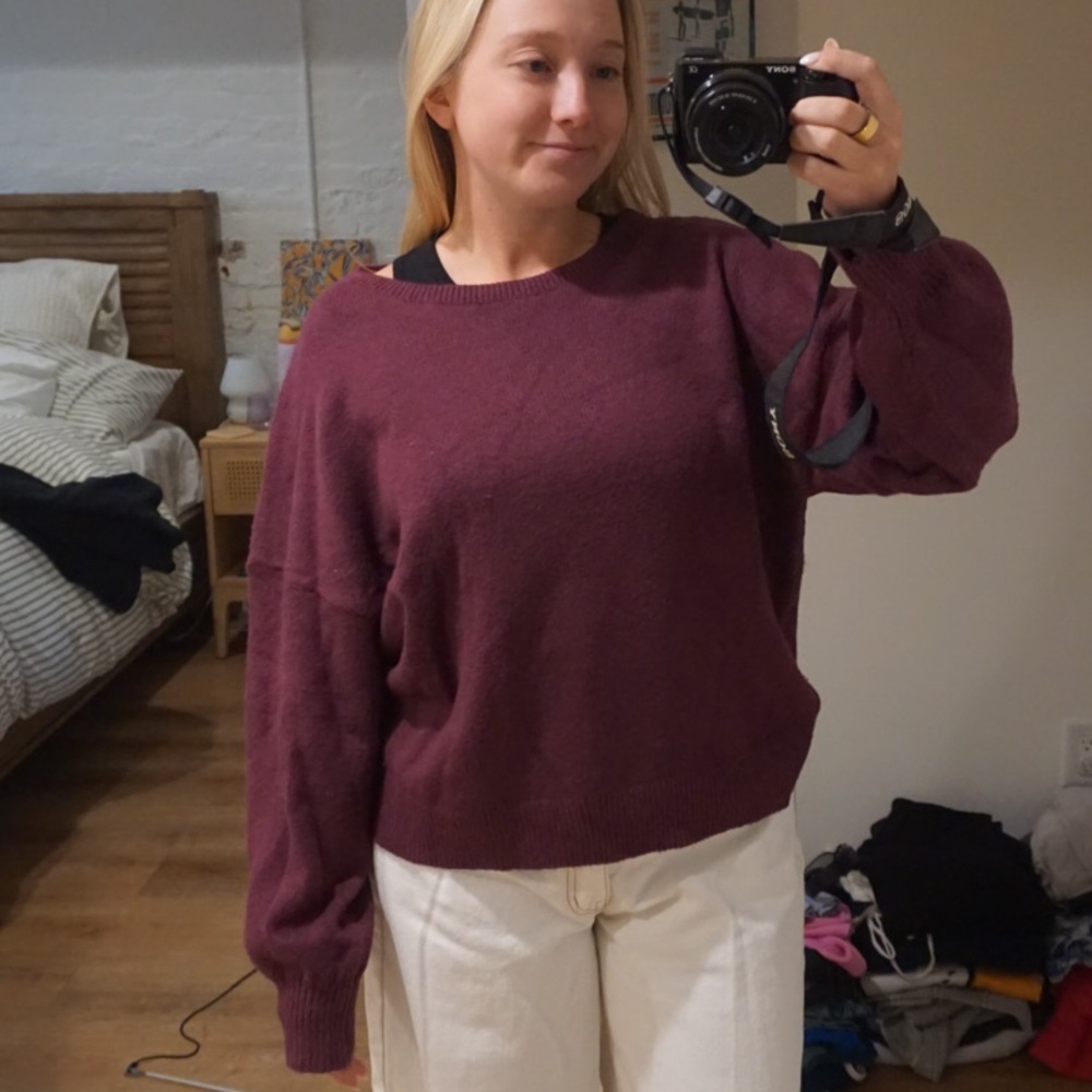 Old Navy Women's Plum Crew Neck Sweater